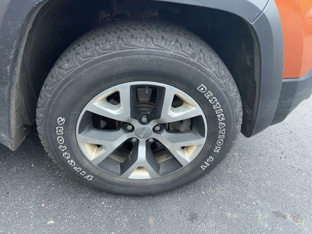 used 2015 Jeep Cherokee car, priced at $9,796