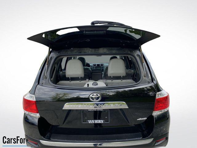 used 2013 Toyota Highlander car, priced at $17,504