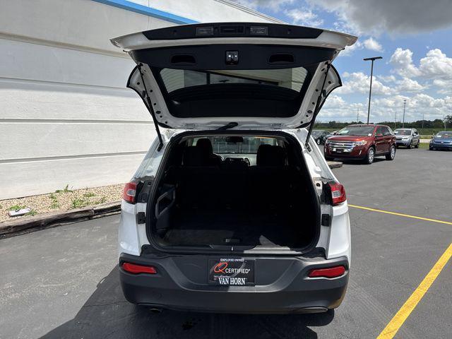 used 2016 Jeep Cherokee car, priced at $13,344