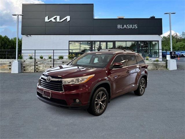 used 2016 Toyota Highlander car, priced at $18,456