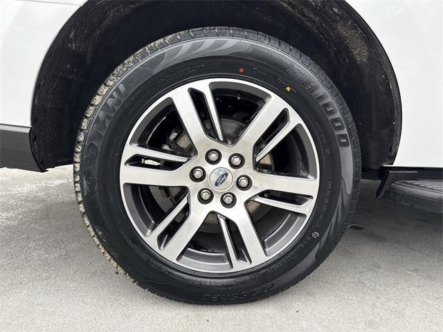 used 2024 Ford Expedition car, priced at $46,389