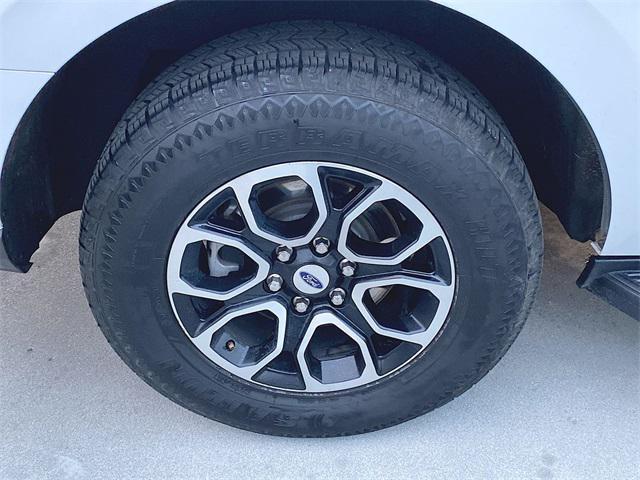 used 2024 Ford Expedition car, priced at $43,698