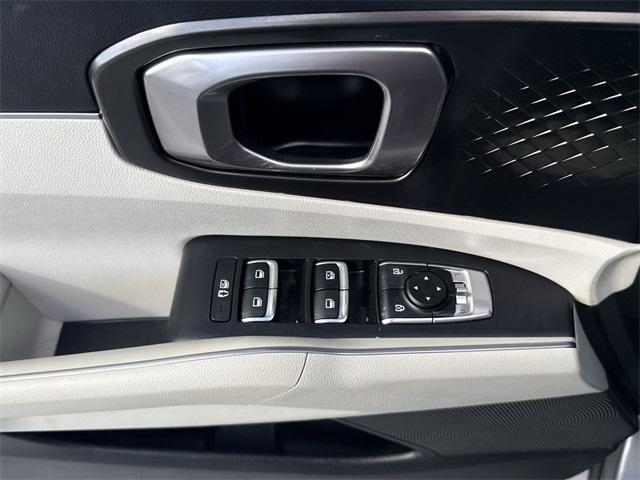 used 2024 Kia Sorento Hybrid car, priced at $28,676