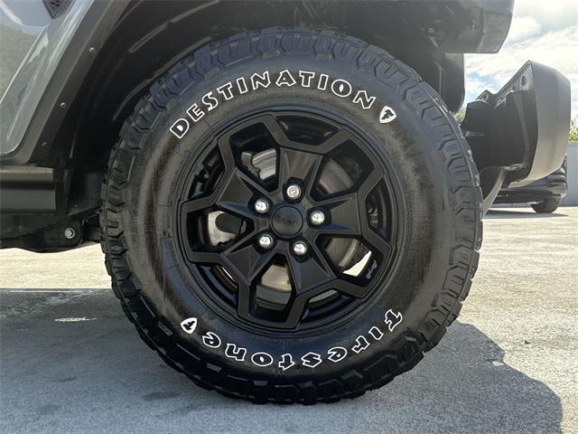 used 2022 Jeep Gladiator car, priced at $35,397
