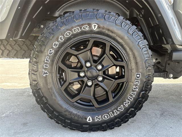 used 2022 Jeep Gladiator car, priced at $35,397