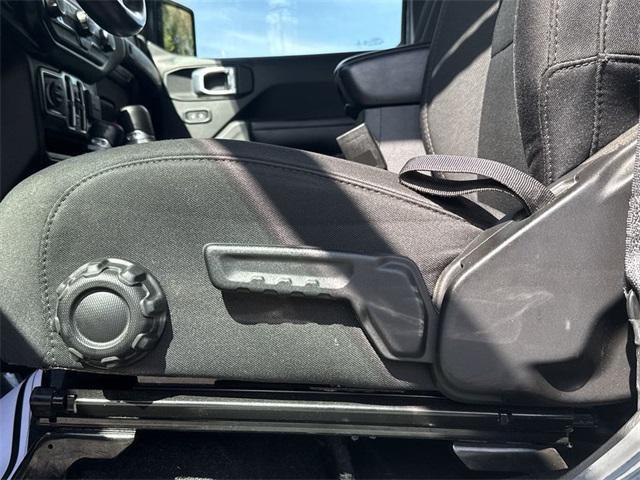 used 2022 Jeep Gladiator car, priced at $35,397