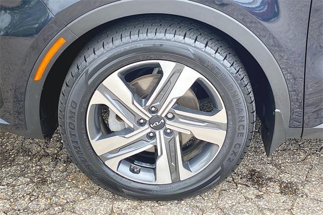 used 2023 Kia Sorento Hybrid car, priced at $31,358