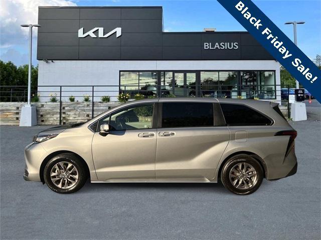 used 2023 Toyota Sienna car, priced at $36,498