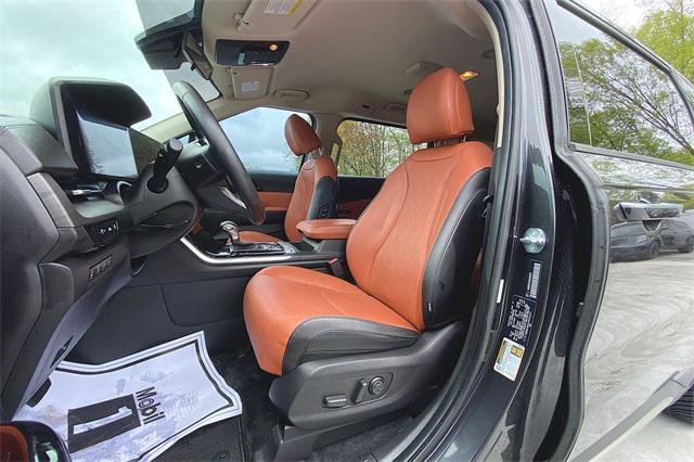 used 2023 Kia Carnival car, priced at $38,198