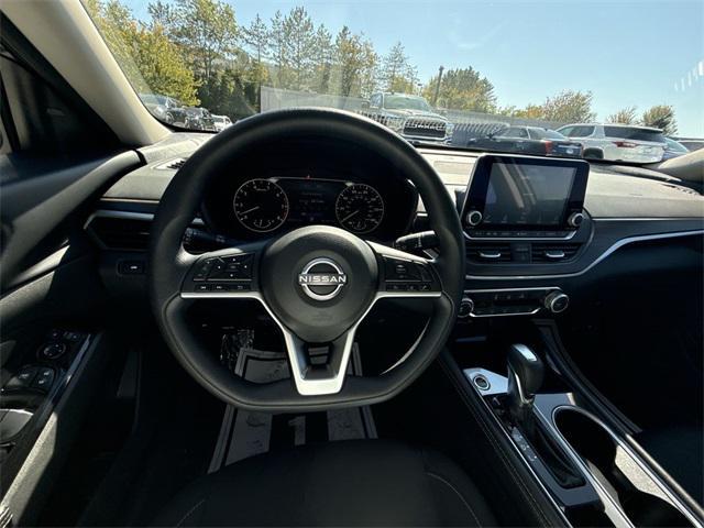 used 2023 Nissan Altima car, priced at $15,956