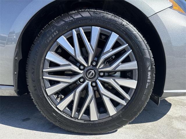 used 2023 Nissan Altima car, priced at $15,956