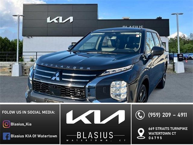 used 2025 Mitsubishi Outlander car, priced at $28,199