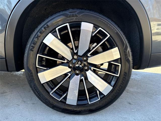 used 2025 Mitsubishi Outlander car, priced at $28,199