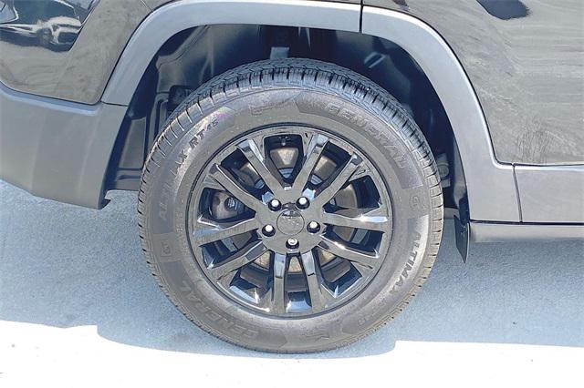 used 2019 Jeep Cherokee car, priced at $13,079