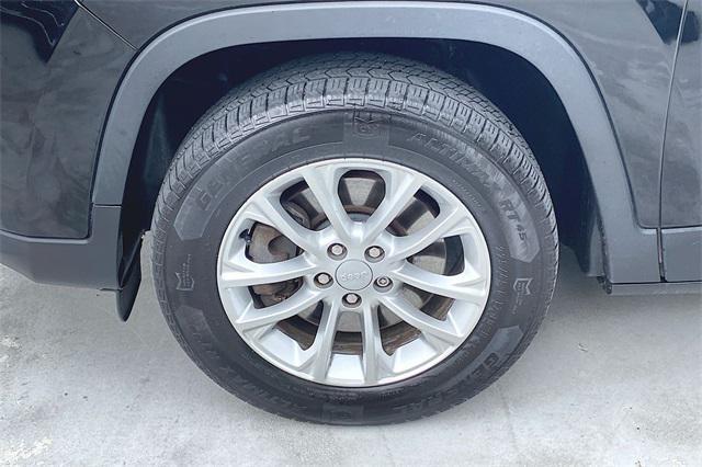 used 2019 Jeep Cherokee car, priced at $12,981