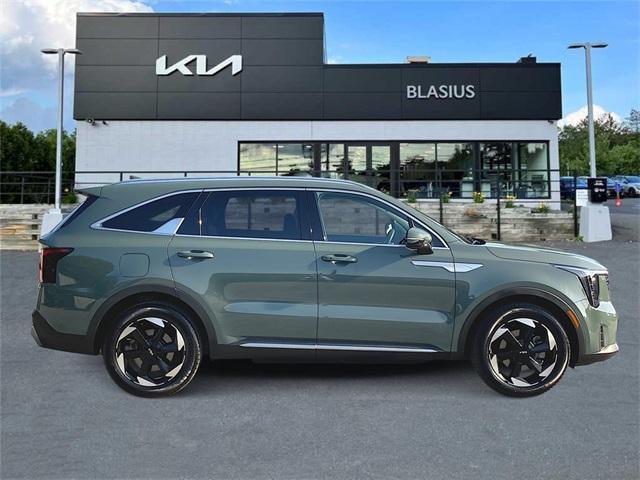 used 2025 Kia Sorento Plug-In Hybrid car, priced at $38,998
