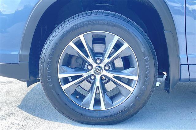 used 2018 Toyota Highlander car, priced at $23,049