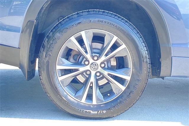 used 2018 Toyota Highlander car, priced at $23,049