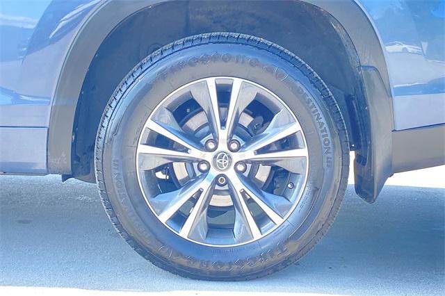 used 2018 Toyota Highlander car, priced at $23,049