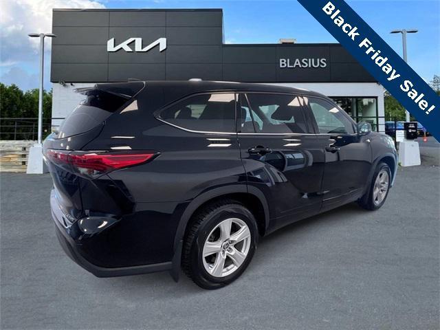 used 2021 Toyota Highlander car, priced at $29,298