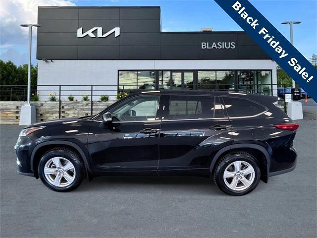 used 2021 Toyota Highlander car, priced at $29,298