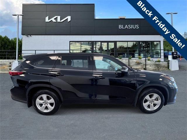 used 2021 Toyota Highlander car, priced at $29,298