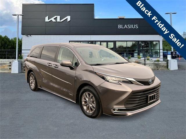 used 2021 Toyota Sienna car, priced at $40,998