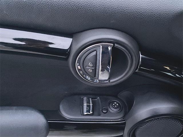 used 2018 MINI Hardtop car, priced at $17,398