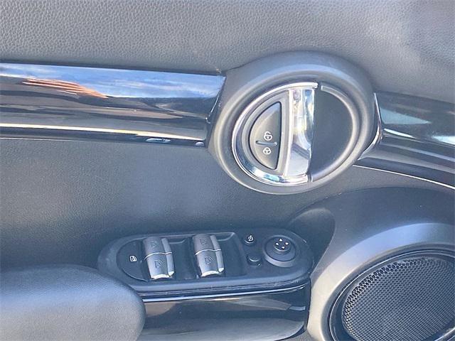 used 2022 MINI Hardtop car, priced at $19,629