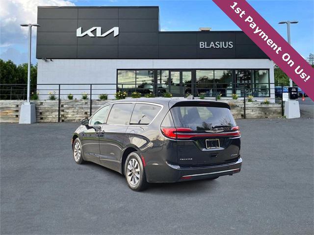 used 2023 Chrysler Pacifica Hybrid car, priced at $25,081