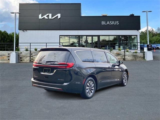 used 2023 Chrysler Pacifica Hybrid car, priced at $25,689