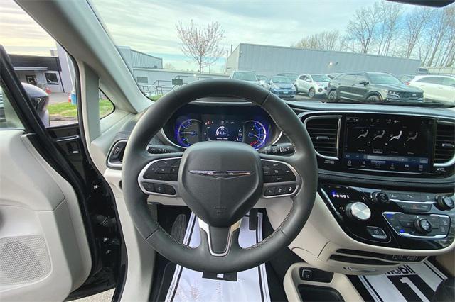 used 2023 Chrysler Pacifica Hybrid car, priced at $25,689