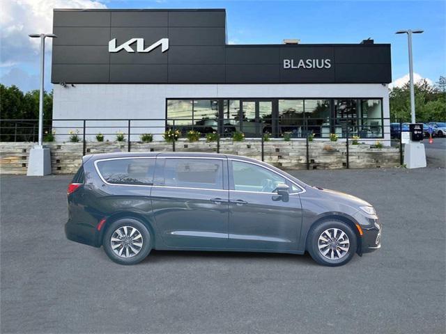 used 2023 Chrysler Pacifica Hybrid car, priced at $25,689
