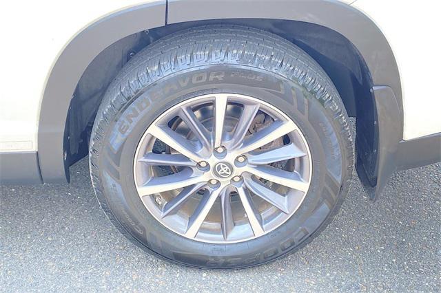 used 2019 Toyota Highlander car, priced at $22,754