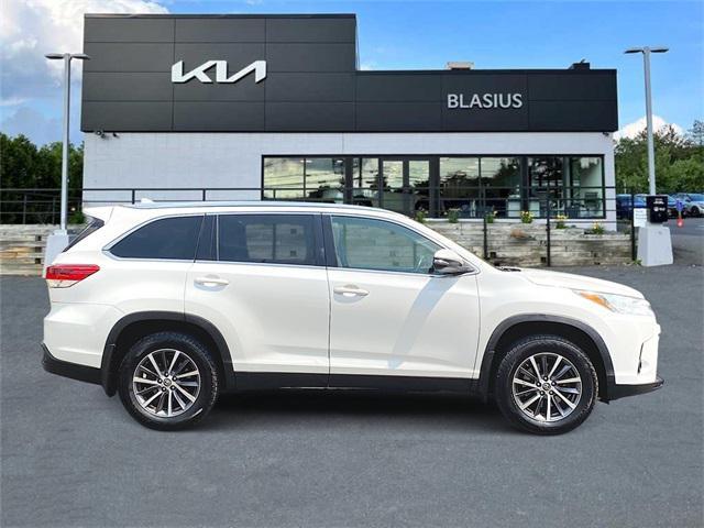 used 2019 Toyota Highlander car, priced at $22,754