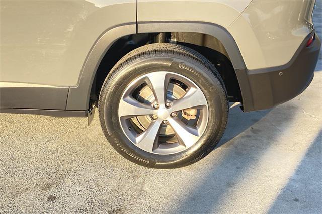 used 2021 Jeep Cherokee car, priced at $24,987