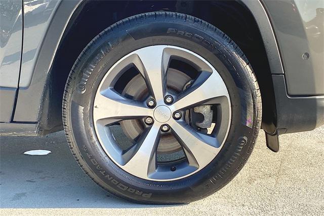 used 2021 Jeep Cherokee car, priced at $21,998
