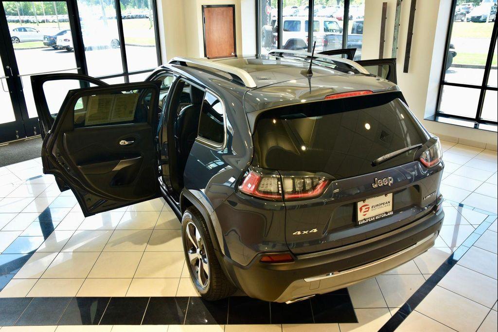 used 2019 Jeep Cherokee car, priced at $18,990