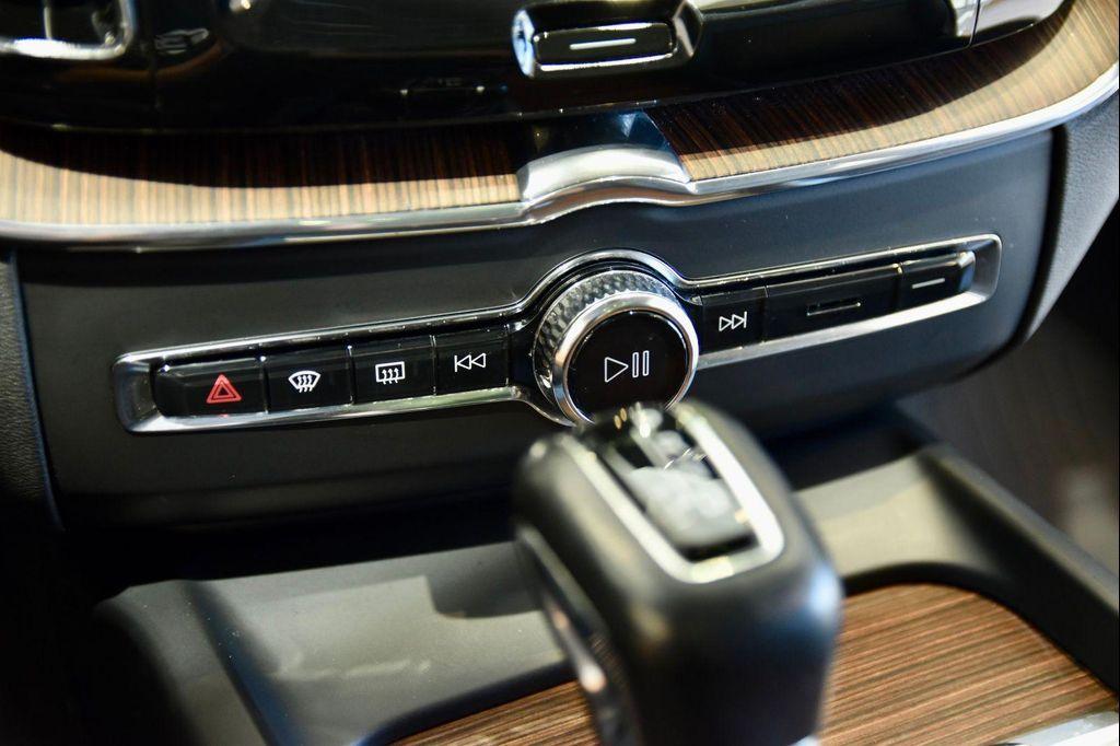 used 2021 Volvo XC60 car, priced at $26,990