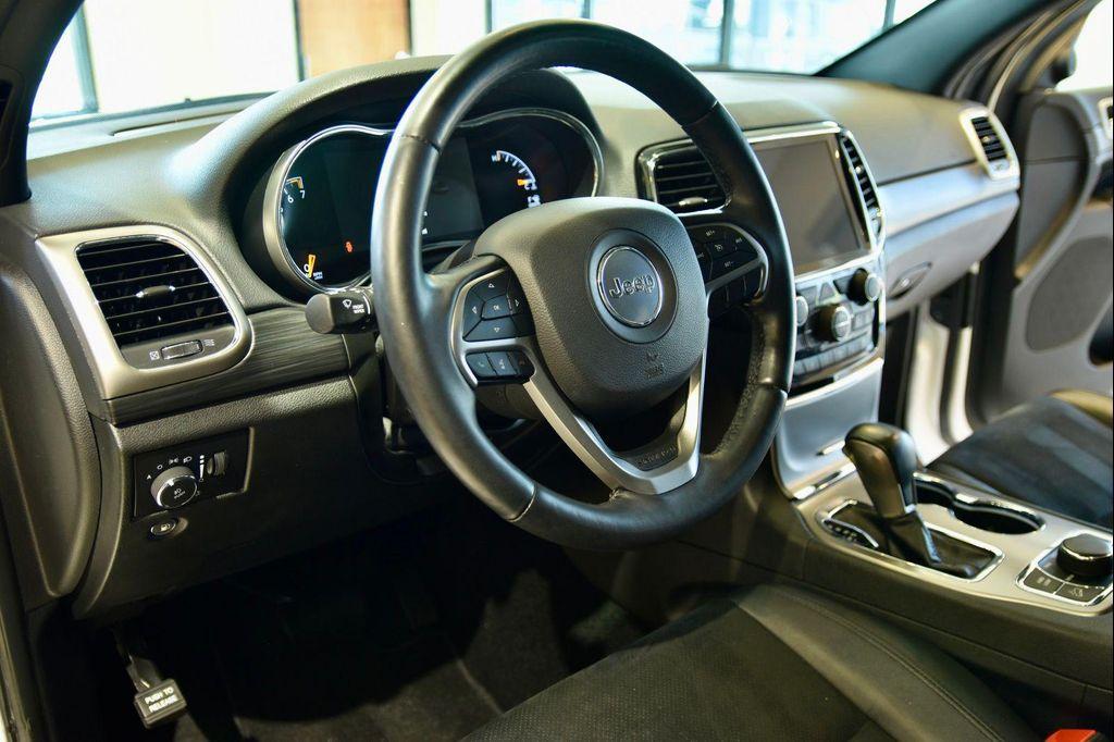 used 2022 Jeep Grand Cherokee car, priced at $31,990