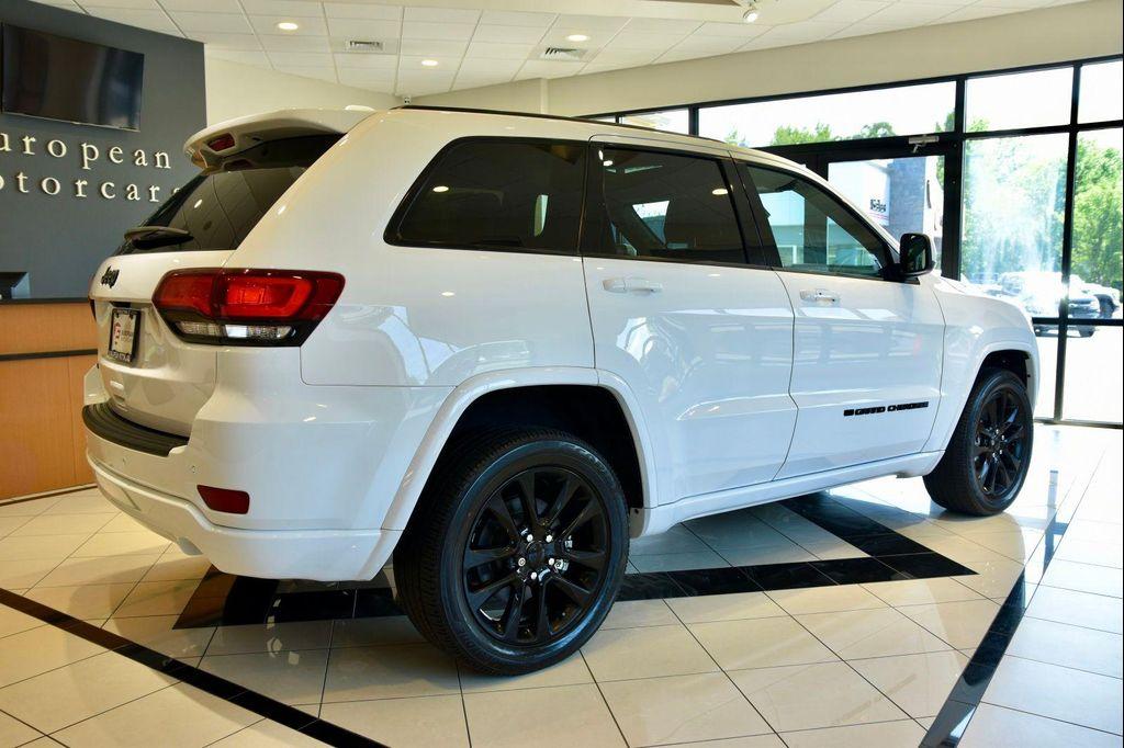 used 2022 Jeep Grand Cherokee car, priced at $31,990