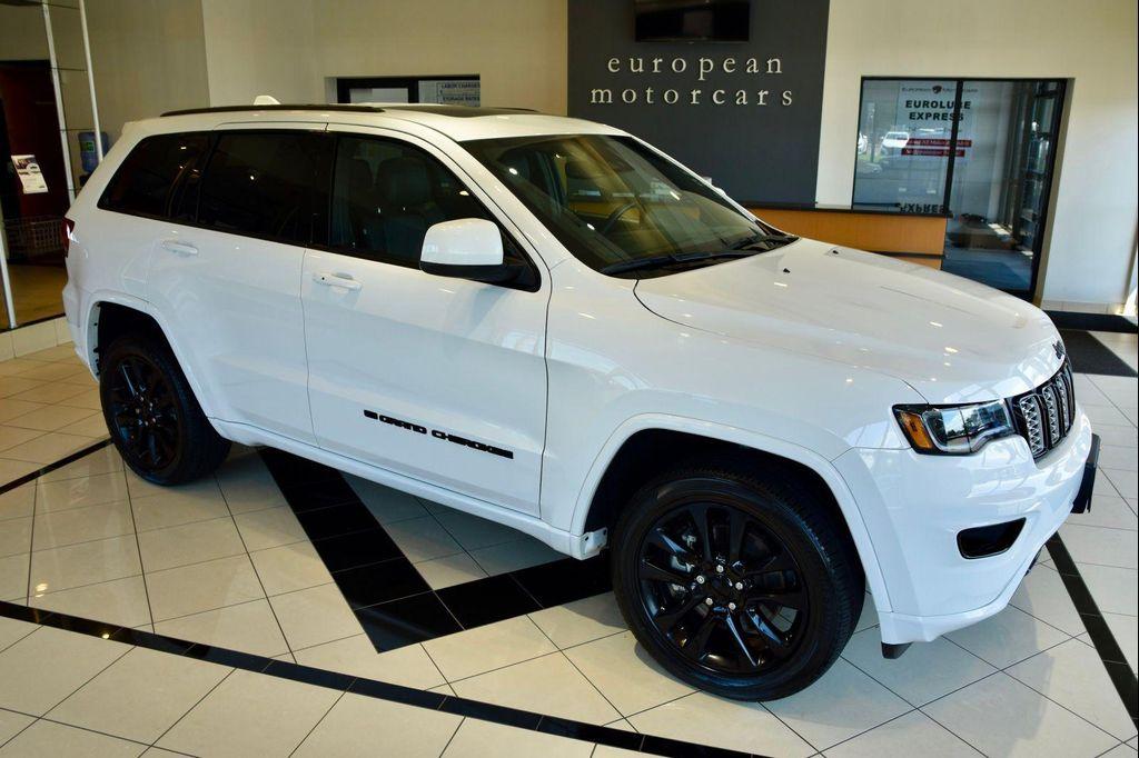 used 2022 Jeep Grand Cherokee car, priced at $31,990