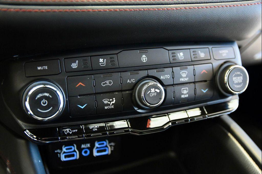 used 2024 Dodge Durango car, priced at $38,990