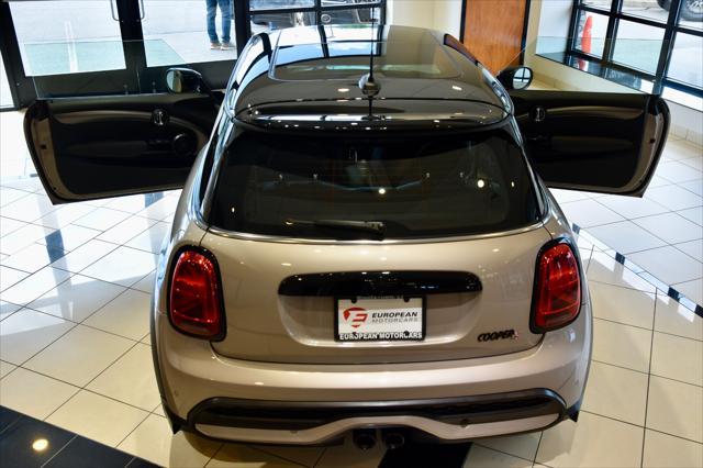 used 2022 MINI Hardtop car, priced at $25,990