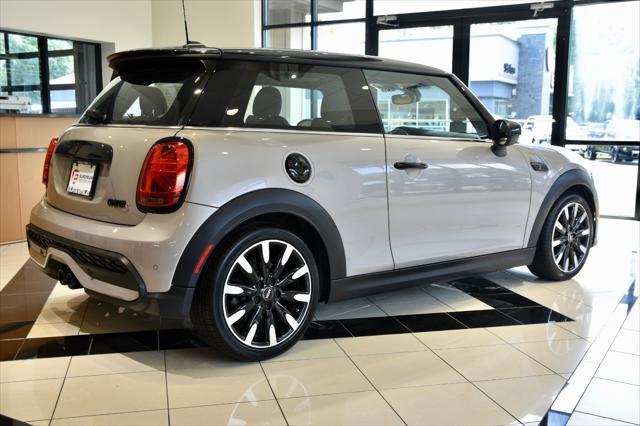 used 2022 MINI Hardtop car, priced at $25,990