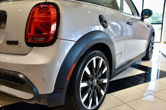 used 2022 MINI Hardtop car, priced at $25,990