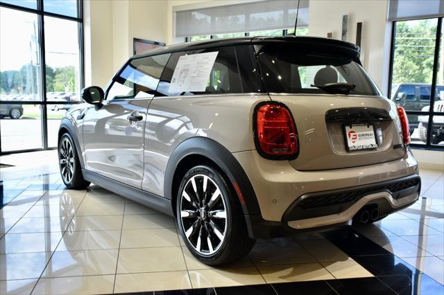 used 2022 MINI Hardtop car, priced at $25,990