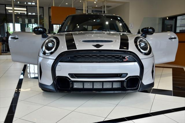 used 2022 MINI Hardtop car, priced at $25,990