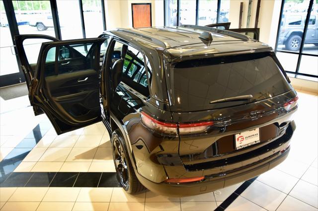 used 2023 Jeep Grand Cherokee car, priced at $35,990