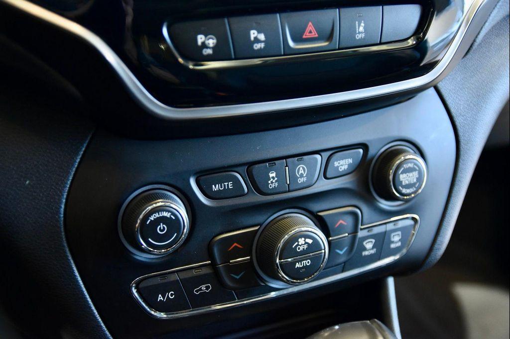 used 2021 Jeep Cherokee car, priced at $23,990